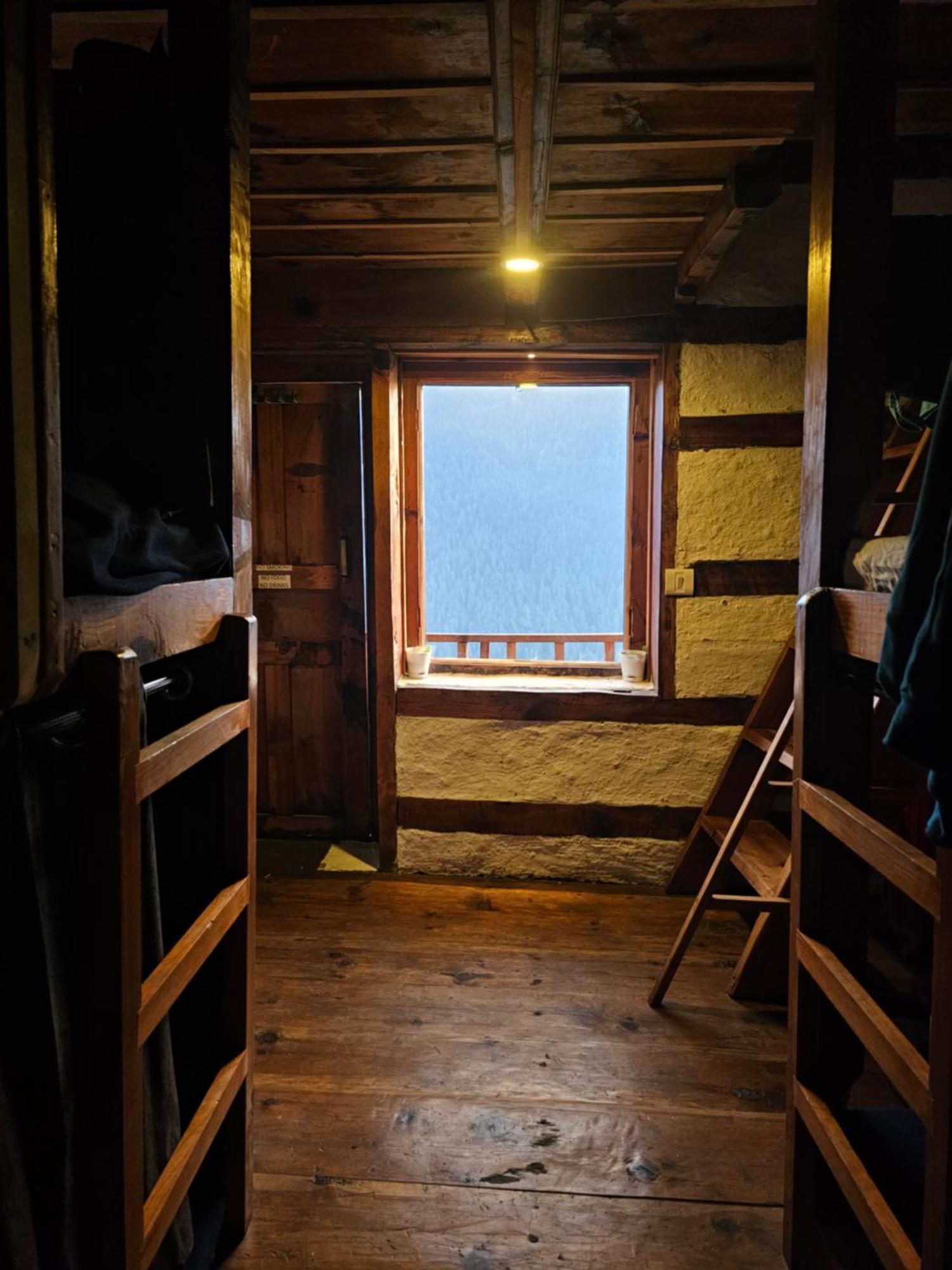 Parvatis Lap Luxury Hostel & Camps Kasol Exterior photo